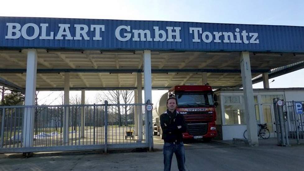 Eric Arts (foto) is afkomstig uit Ledeacker (N.-Br.) en is niet van boerenafkomst. Zijn compagnon Bolder wel. Hij is opgegroeid op een boerderij in Ottersum (L.). Begin 1991 kochten ze een oud-staatsbedrijf in Tornitz en ze vertrokken definitief naar Oost