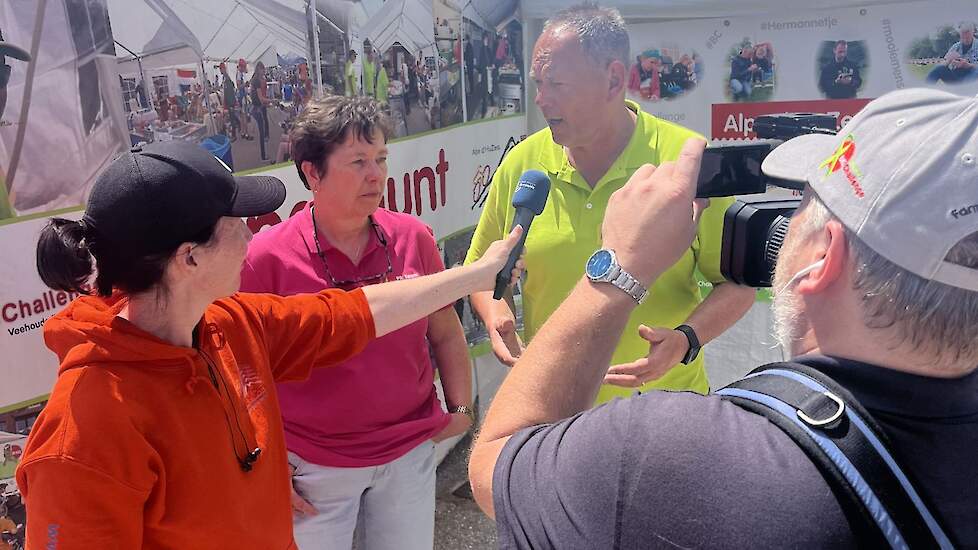 De pr commissie probeert zoveel mogelijk publiciteit te verkrijgen en helpt de deelnemers daarbij. Omroep Zeewolde interviewde Monique van Loon, vaste vrijwilliger PR, en Antoine van Loon, vaste vrijwilliger Oppeppunt, over BIG Challenge.