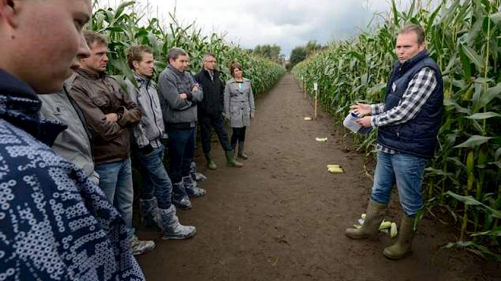 De keuze van het maïsras is volgens ruwvoerdeskundige van ForFarmers Hendrix Ron Vennix maar 10 procent van invloed op de opbrengst. Bemesting blijft de belangrijkste factor. Daarnaast is de pH van de grond ook van invloed. De ideale pH ligt tussen de 5,5