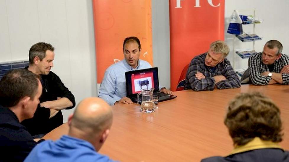 ‘De mester bepaalt de keuze van de eindbeer’. Deze stelling mocht Tarik Falkenburg van PIC-NL verdedigen. De aanwezige varkenshouders vonden dat de mester eigenlijk de eindbeer moet bepalen, maar Falkenburg was het daar niet mee eens: „De slachterij en ha