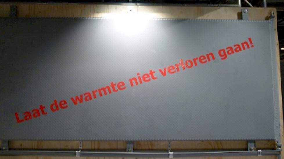 Om warmte uit een luchtkanaal of afdeling op te nemen, ontwikkelde Kleventa uit Lichtenvoorde een paneel. De panelen kunnen als radiator in een afdeling dienen of als biggen- onderkruip. De biggen onderkruipplaten zijn aan de bovenkant geïsoleerd en afgew