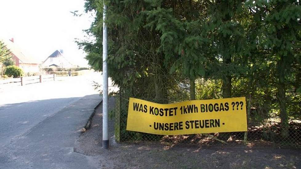 Volgens Verhaegh is het voor nieuwkomers die in Duits biogas willen investeren inmiddels te laat. Afgelopen jaar is de subsidieregeling voor nieuwe biogasinstallaties drastisch versoberd. Ook ontstaat er volgens hem in de kleine Duitse dorpen steeds meer