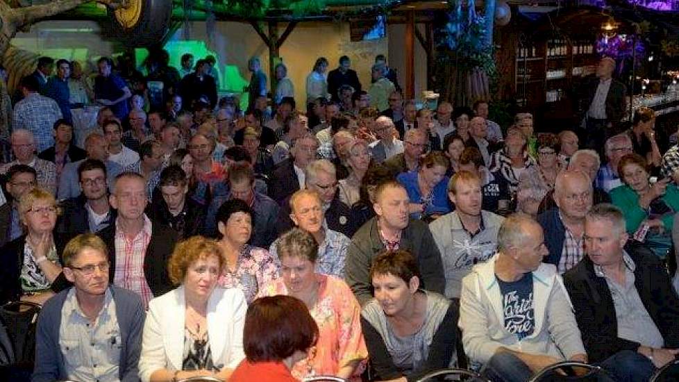 In de volle zaal met meer dan 400 bezoekers heerste er een opgetogen sfeer.