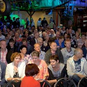 In de volle zaal met meer dan 400 bezoekers heerste er een opgetogen sfeer.