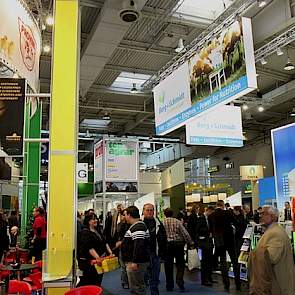 EuroTier 2014 duurt nog tot en met vrijdag 14 november. Varkenshouderij en pluimvee zijn dit jaar aanmerkelijk minder vertegenwoordigd. Zeker pluimveehouderij is schaars, omdat eerder dit jaar de VIV in Utrecht was. Daar tegenover is de rundveesector grot