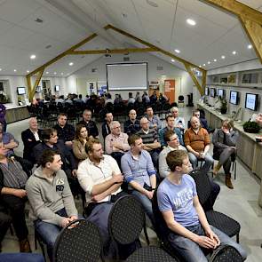 ‘We zijn beter af met een veel kleinere varkensstapel in Nederland’ luidt de stelling die varkenshouder Johnny Hogenkamp van Farm Focus verdedigt. Hij onderstreept de stelling. Hij verwacht dat door een krimp van de varkensstapel de prijzen voor de Nederl