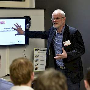 Waelko Waalkens van vleesverwerker MeatFriends bespreekt de stelling ‘Alleen met een concept kan een varkenshouder een meerprijs beuren’. Hij denkt dat concepten voor een aantal varkenshouders en afhankelijk van het bedrijf inderdaad een echte meerprijs k