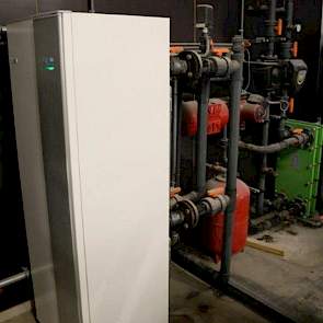 De warmtepomp is een investering, maar volgens Geene wel een goede. „Relatief gezien heeft deze een hoog rendement en bovendien kent het systeem weinig onderhoud en geen storingen.” 1 kilowatt elektrische energie levert met deze methode tussen de 4 en 5 k