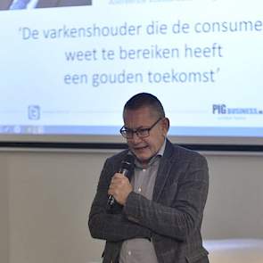 Volgens Gé Backus, directeur van Connecting Agri & Food heeft de varkenshouder die de consument weet te bereiken een goede toekomst. Een deel van de varkenshouders kan volgens hem onderscheiden met een product dat qua smaak en goed gevoel anders is. Bijvo