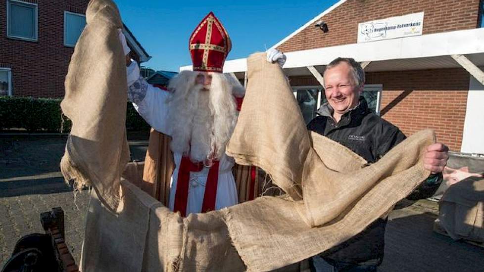 Johnny Hogenkamp deed de aanvraag voor de jute zakken ondanks het negatieve advies van NVV en LTO.