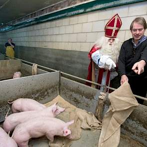 Tien varkenshouders hebben, ondanks het advies van de belangenbehartigers, aangegeven graag zakken te ontvangen. Varkenshouders die ook graag zakken willen ontvangen kunnen zich nog melden bij Varkens in Nood.