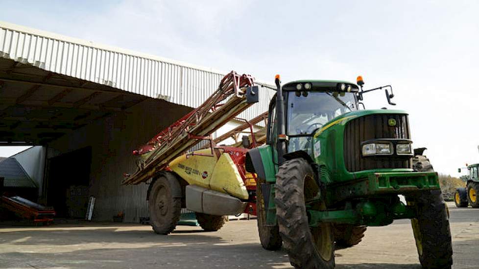 Tot dusverre gebruikt De Beer dit stikstof-concentraat niet voor zijn aardappels of mais. Hij gebruikt het om de dikke fractie mest, die hij exporteert, te verrijken.  Als vloeibare, spuitbare meststof is het ongeschikt. Dat komt omdat de vloeistof ook ve